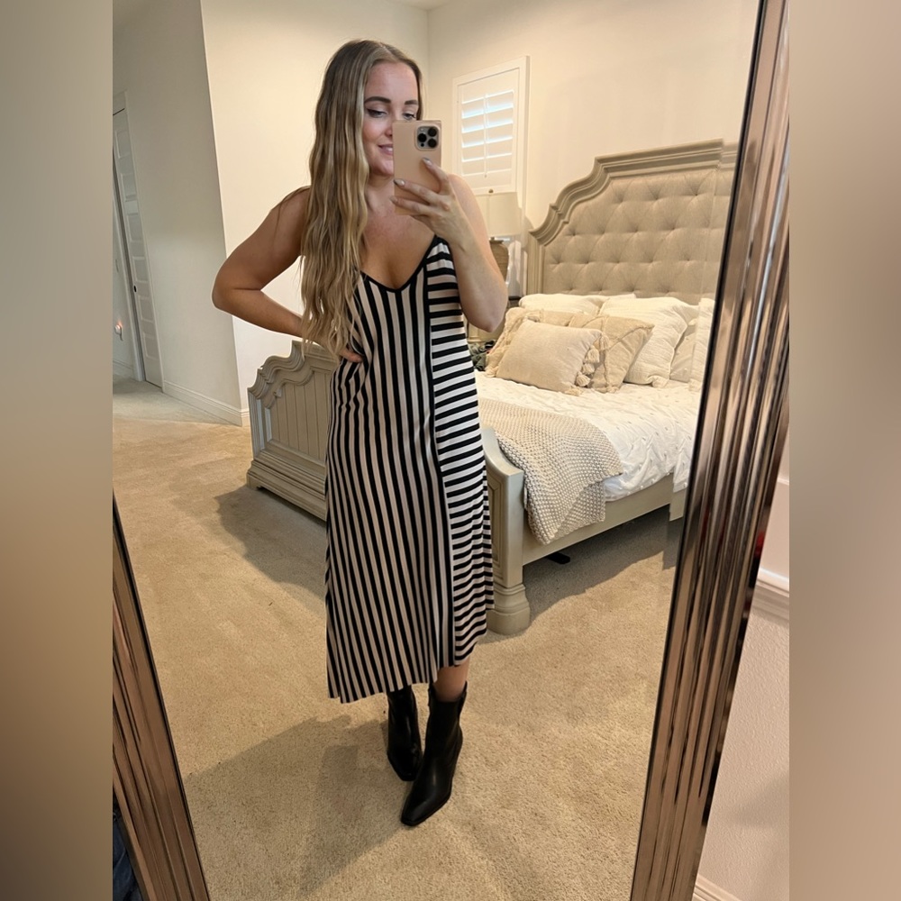 Zara Striped midi dress - M